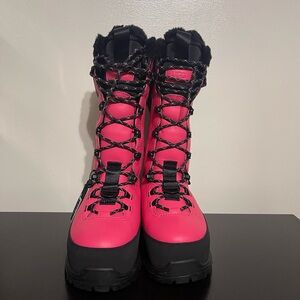 Ugg women’s Shasta Boot Tall Boots- Size: 7